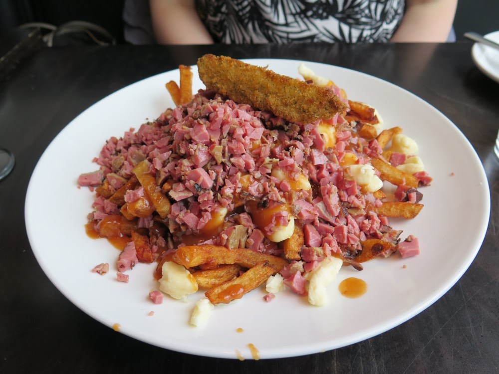 Universe Restaurant Classic Poutine