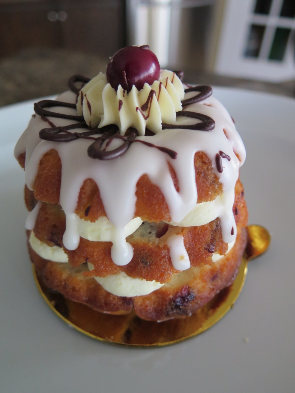 Hungry in Calgary | Capones Cake